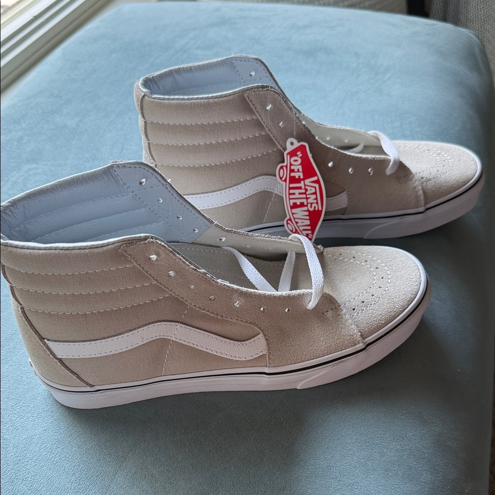 Vans Sk8-Hi Shoe Men's High-Top Sneakers - Beige and White